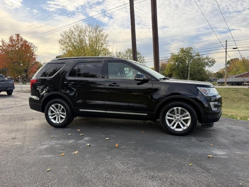 Ford Explorer XLT FWD 2017