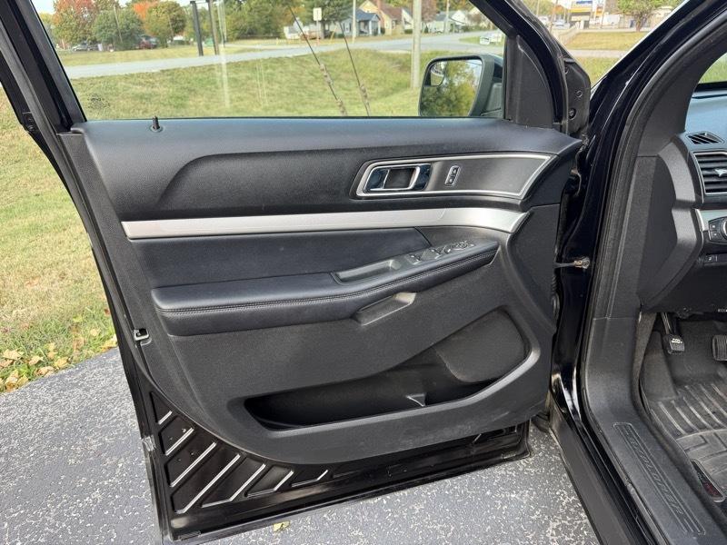 Ford Explorer XLT FWD 2017