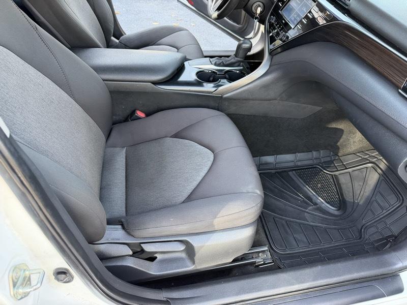 Toyota Camry SE 2020