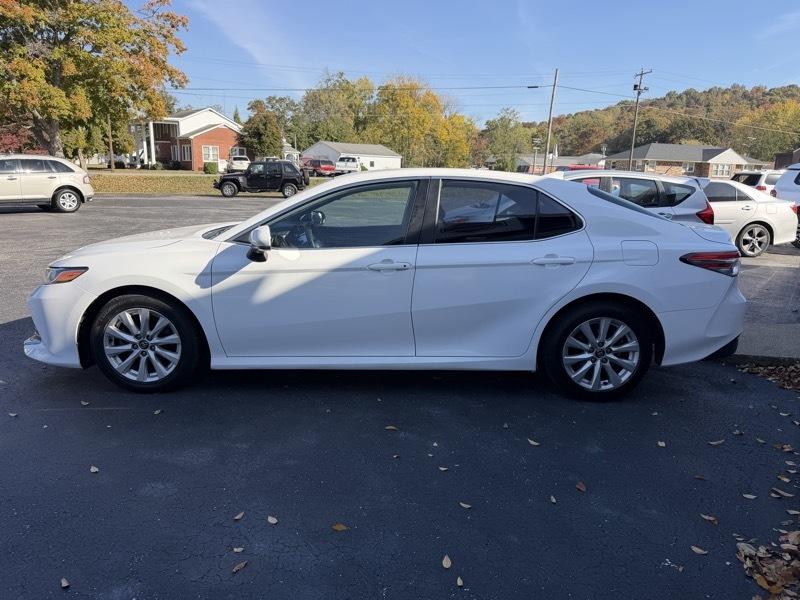 Toyota Camry SE 2020