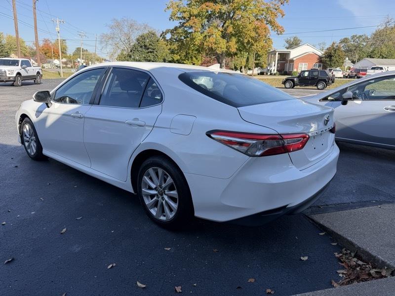 Toyota Camry SE 2020