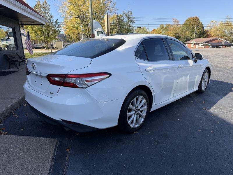 Toyota Camry SE 2020