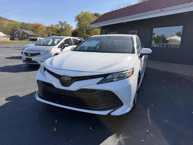 Toyota Camry SE 2020