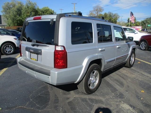 Jeep Commander Sport RWD 2010