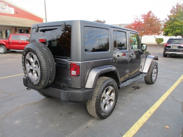 Jeep Wrangler Unlimited Sahara 4WD 2017