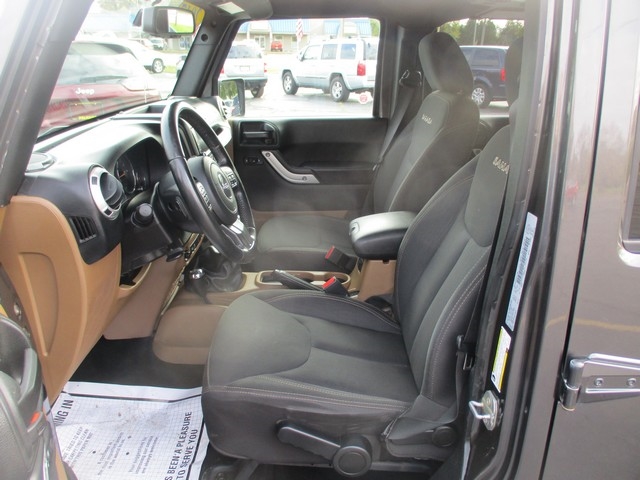 Jeep Wrangler Unlimited Sahara 4WD 2017