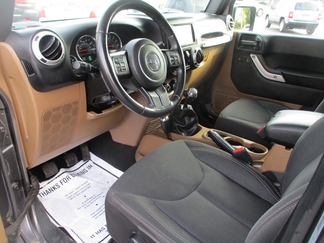 Jeep Wrangler Unlimited Sahara 4WD 2017