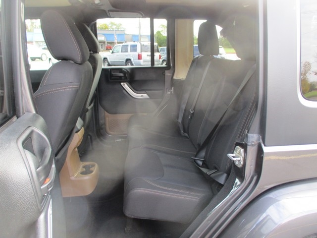 Jeep Wrangler Unlimited Sahara 4WD 2017