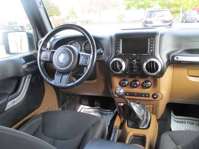 Jeep Wrangler Unlimited Sahara 4WD 2017