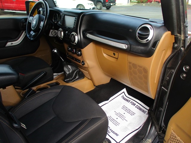 Jeep Wrangler Unlimited Sahara 4WD 2017