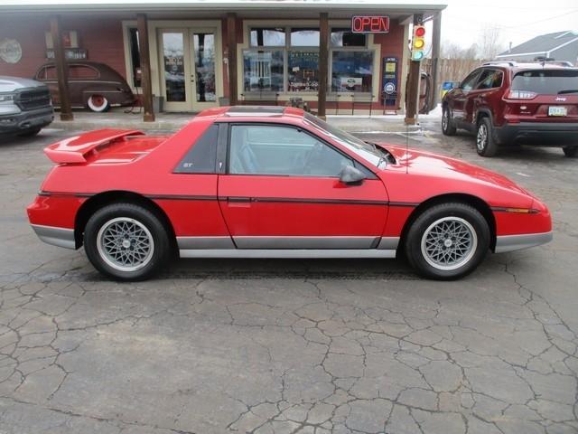 Pontiac Fiero GT 1985