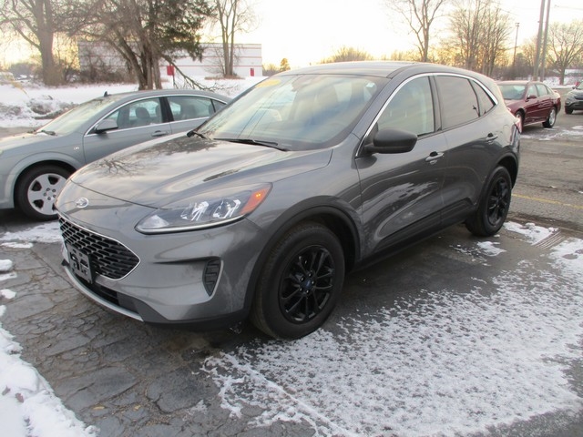 2022 Ford Escape SE's photo