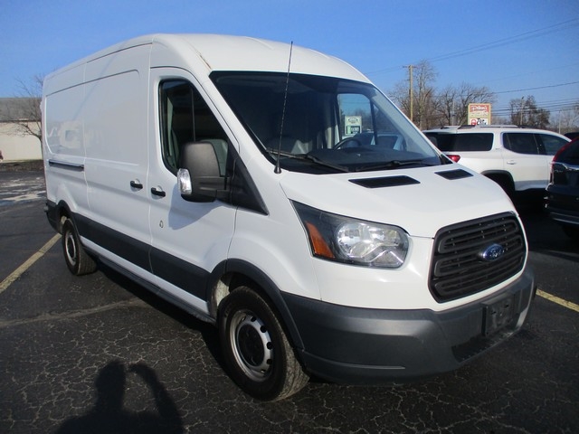 Ford Transit 250 Van Med. Roof w/Sliding Pass. 148-in. WB 2015