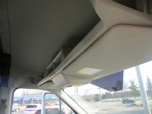 Ford Transit 250 Van Med. Roof w/Sliding Pass. 148-in. WB 2015