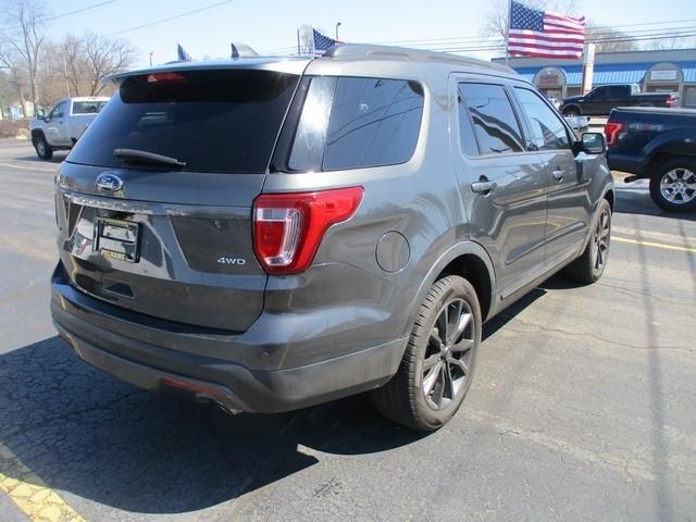 Ford Explorer XLT 4WD 2017