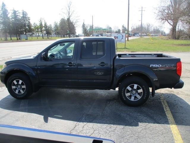 Nissan Frontier SL Crew Cab 4WD 2011