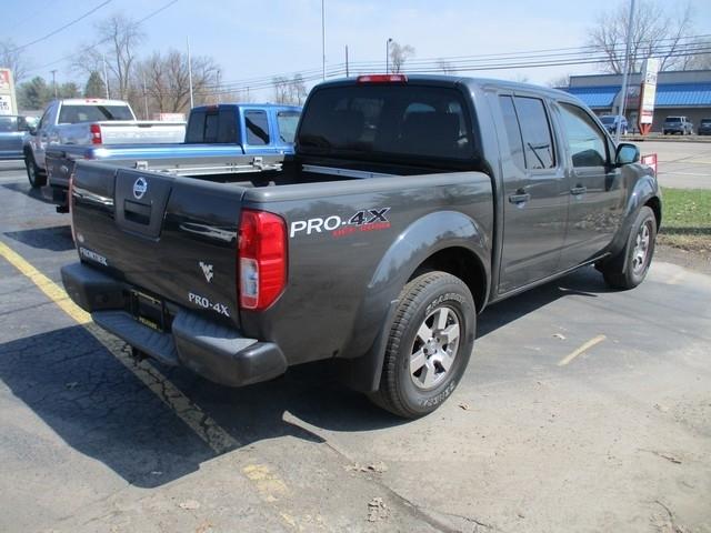Nissan Frontier SL Crew Cab 4WD 2011