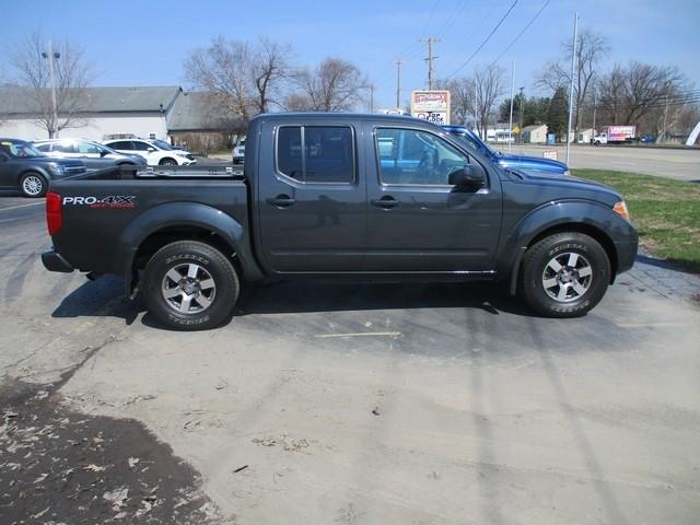 Nissan Frontier SL Crew Cab 4WD 2011