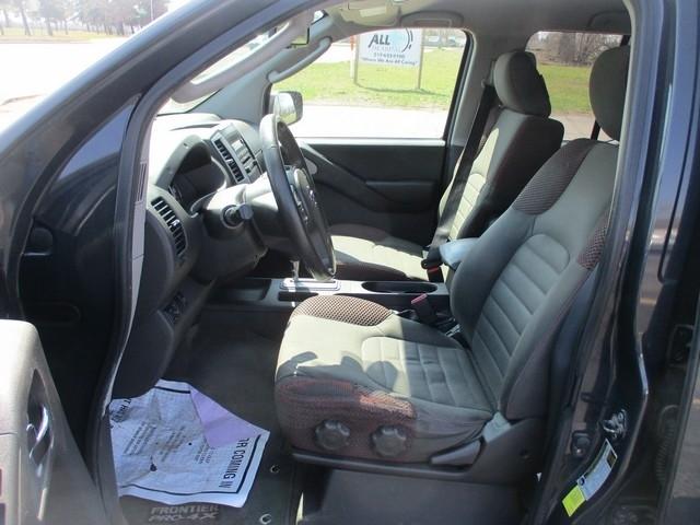 Nissan Frontier SL Crew Cab 4WD 2011