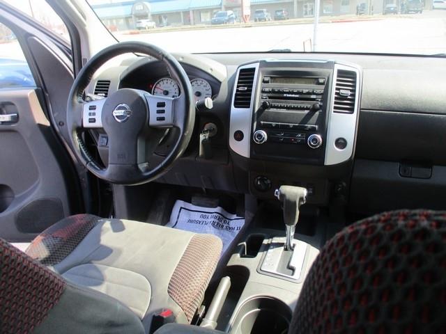 Nissan Frontier SL Crew Cab 4WD 2011