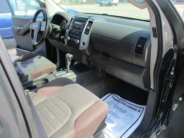 Nissan Frontier SL Crew Cab 4WD 2011