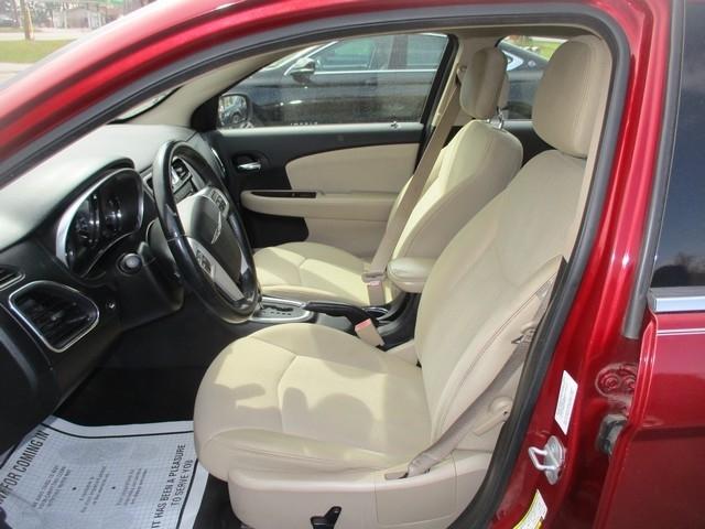 Chrysler 200 Touring 2013