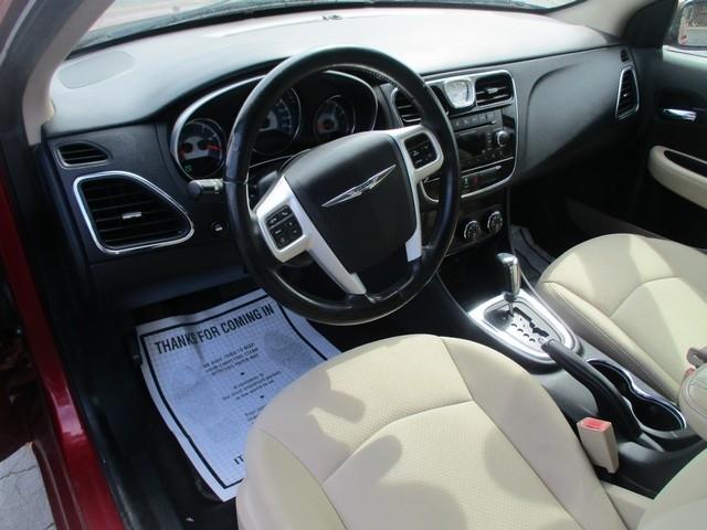 Chrysler 200 Touring 2013