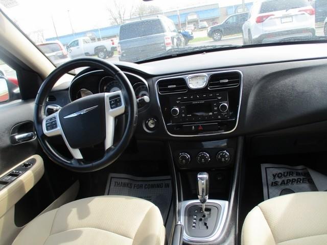 Chrysler 200 Touring 2013