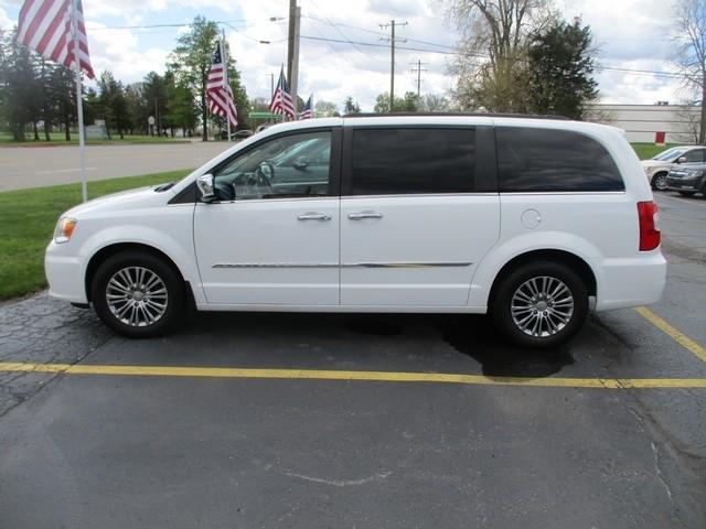 Chrysler Town & Country Touring-L 2014
