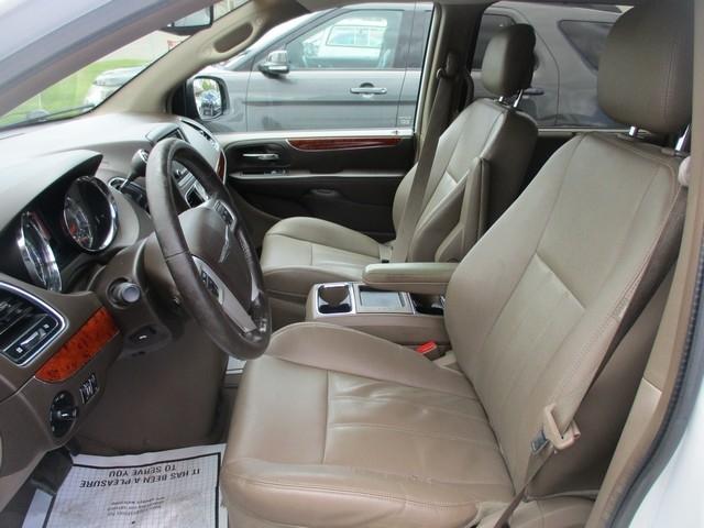 Chrysler Town & Country Touring-L 2014