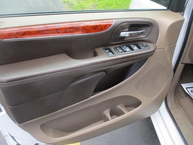 Chrysler Town & Country Touring-L 2014