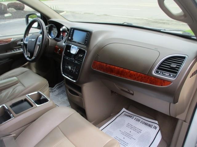 Chrysler Town & Country Touring-L 2014