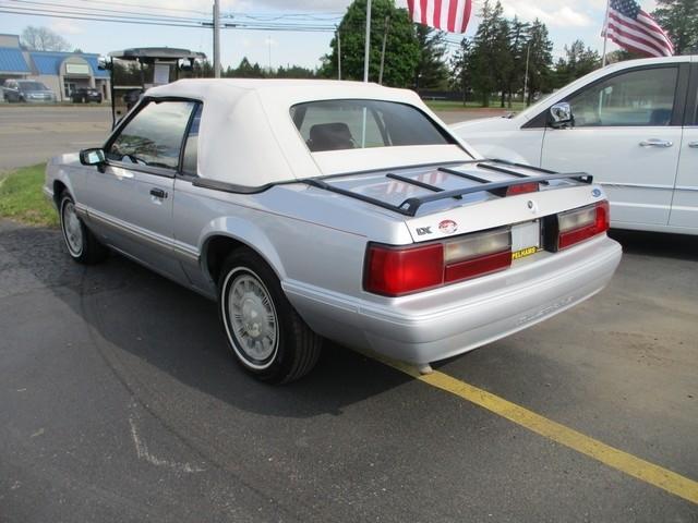 Ford Mustang LX convertible 1993
