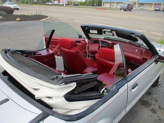 Ford Mustang LX convertible 1993