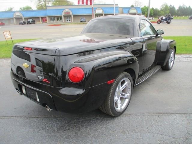 Chevrolet SSR Base 2004