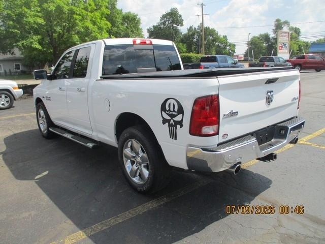 RAM 1500 SLT Quad Cab 4WD 2016