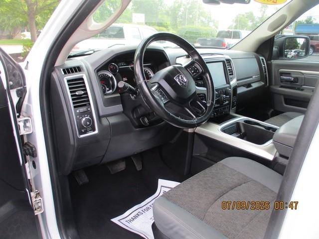 RAM 1500 SLT Quad Cab 4WD 2016