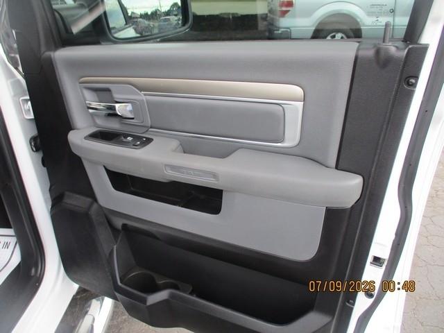 RAM 1500 SLT Quad Cab 4WD 2016