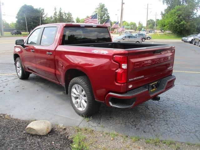 Chevrolet Silverado 1500 Custom Crew Cab Long Box 4WD 2020