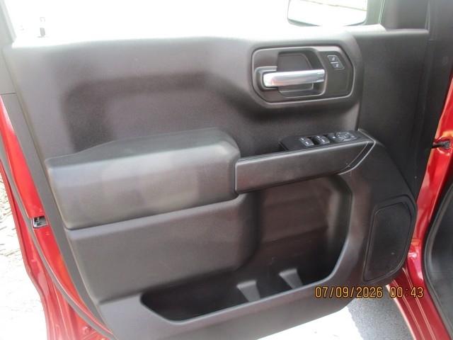 Chevrolet Silverado 1500 Custom Crew Cab Long Box 4WD 2020