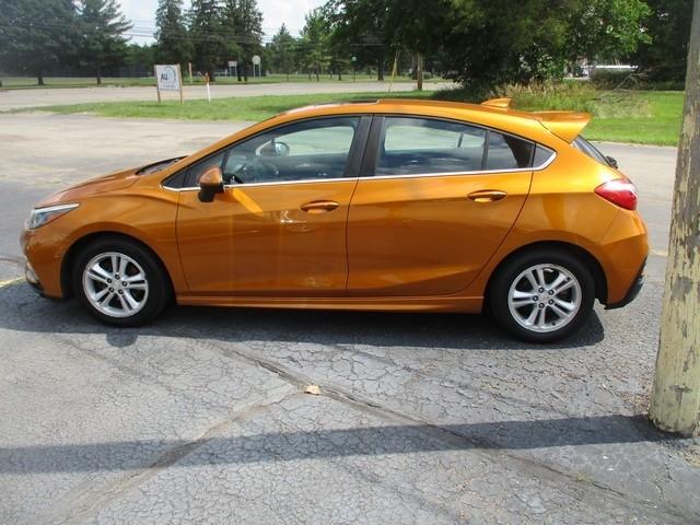 Chevrolet Cruze LT Auto Hatchback 2017