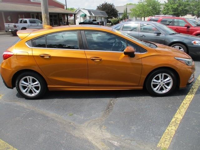Chevrolet Cruze LT Auto Hatchback 2017