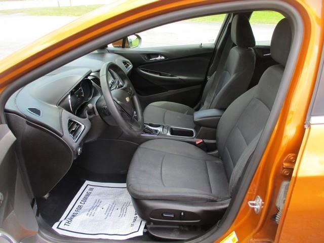 Chevrolet Cruze LT Auto Hatchback 2017