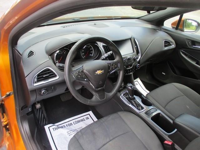 Chevrolet Cruze LT Auto Hatchback 2017