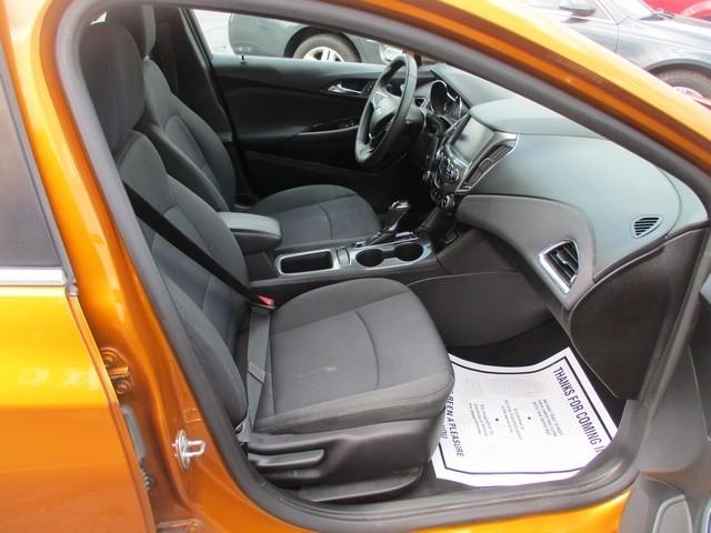 Chevrolet Cruze LT Auto Hatchback 2017