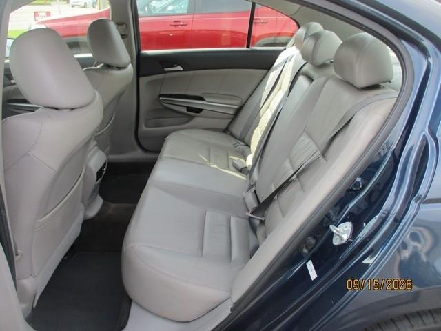Honda Accord EX-L V-6 Sedan AT 2010