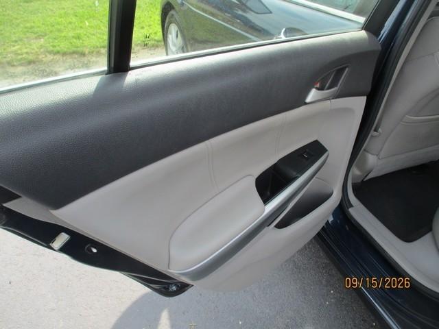 Honda Accord EX-L V-6 Sedan AT 2010