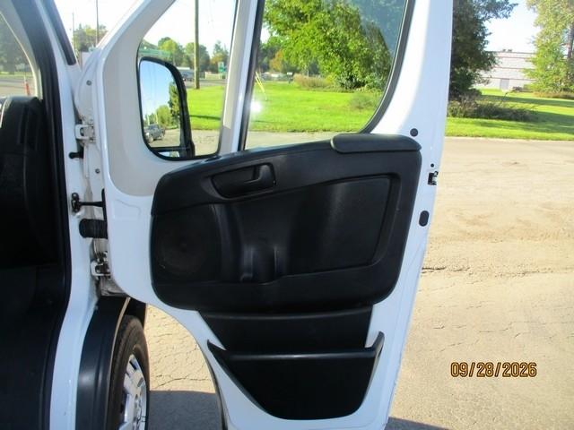 RAM Promaster 1500 Low Roof Tradesman 136-in. WB 2016