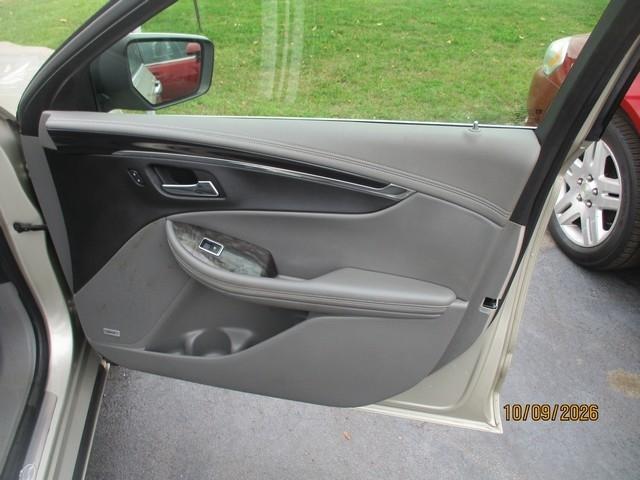 Chevrolet Impala photo 14