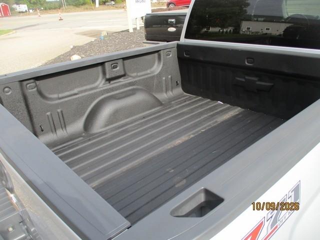 Chevrolet Silverado photo 11